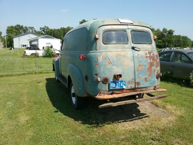 Chevrolet Suburban 1951 image number 21