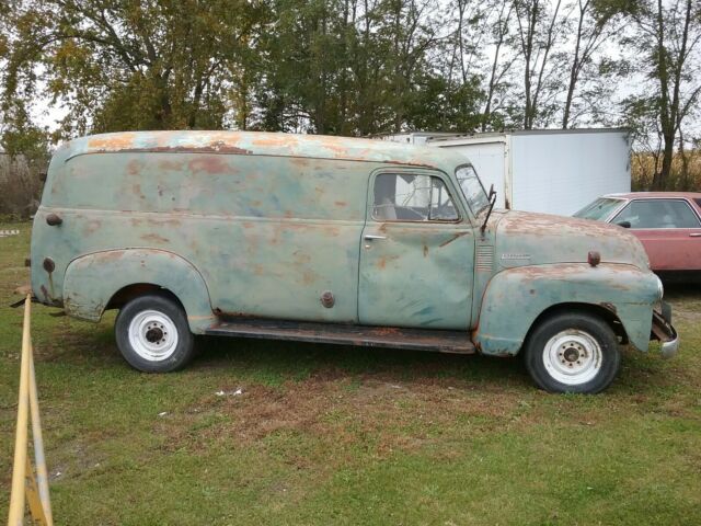 Chevrolet Suburban 1951 image number 27