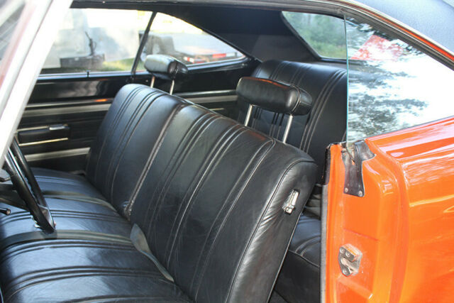 Plymouth Road Runner 1970 image number 36