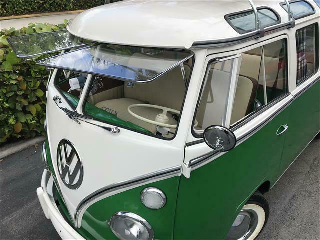 Volkswagen Bus/Vanagon 1974 image number 1