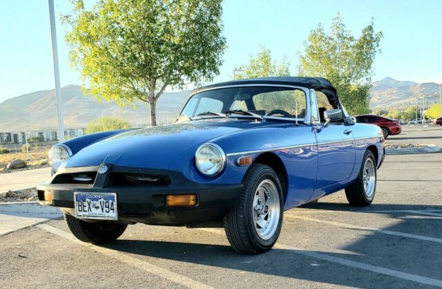 MG MGB 1977 image number 19