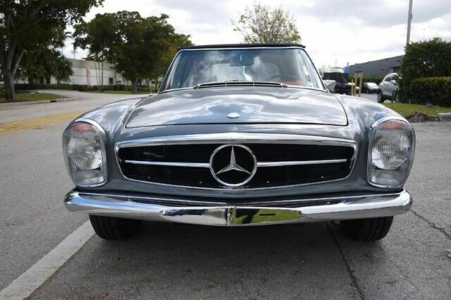 Mercedes-Benz SL-Class 1969 image number 2