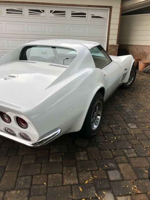 Chevrolet Corvette 1972 image number 2