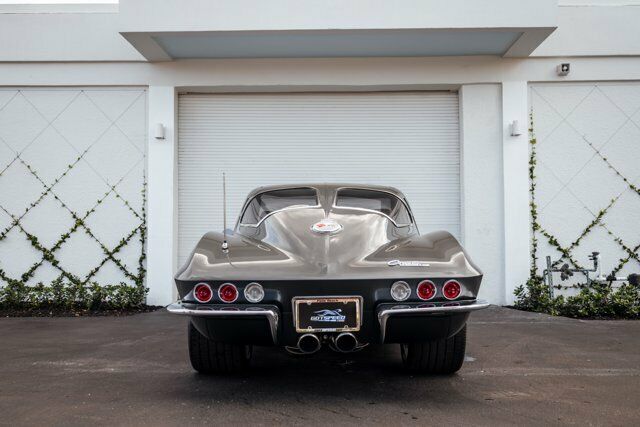 Chevrolet Corvette 1963 image number 31