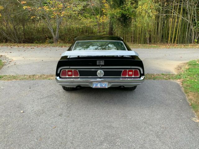 Ford Mustang 1972 image number 2