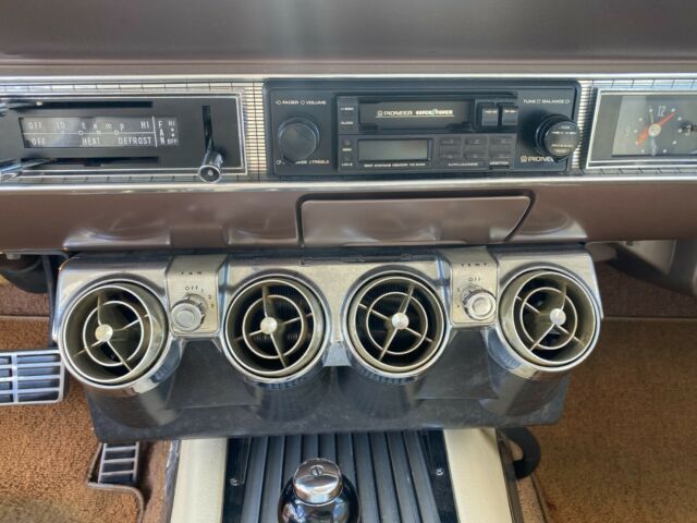 Ford Galaxie 1963 image number 13