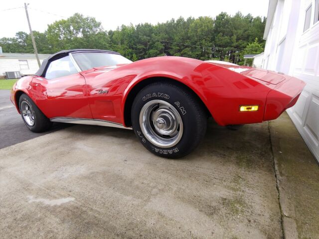 Chevrolet Corvette 1974 image number 2