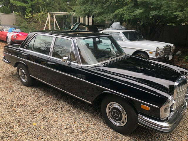 Mercedes-Benz 300-Series 1972 image number 0