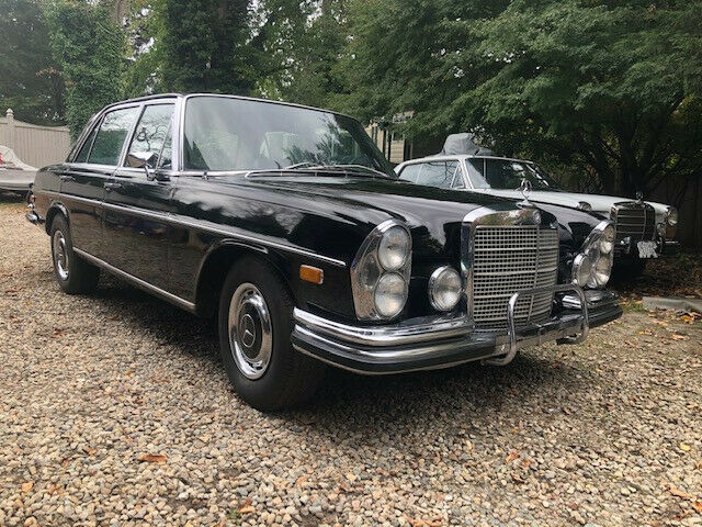 Mercedes-Benz 300-Series 1972 image number 27