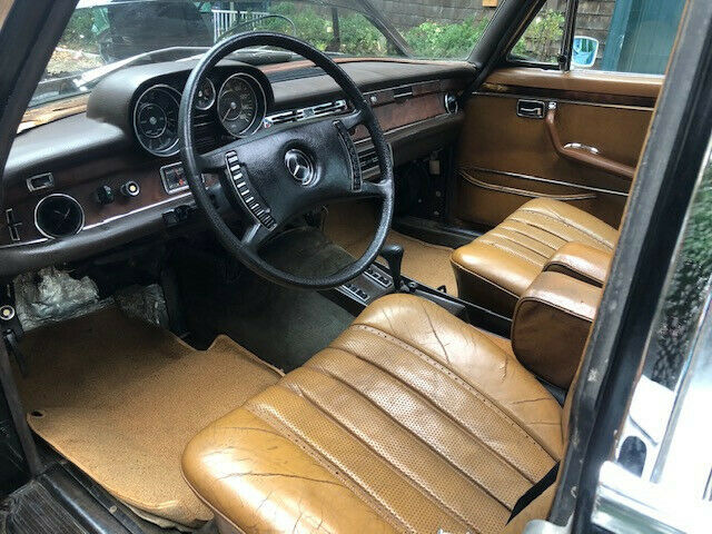 Mercedes-Benz 300-Series 1972 image number 35