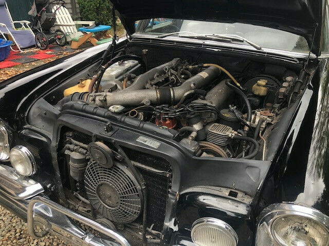 Mercedes-Benz 300-Series 1972 image number 40