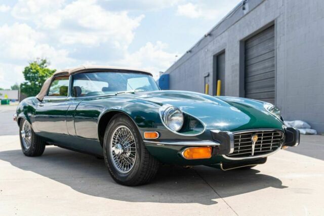 Jaguar E-Type 1973 image number 2