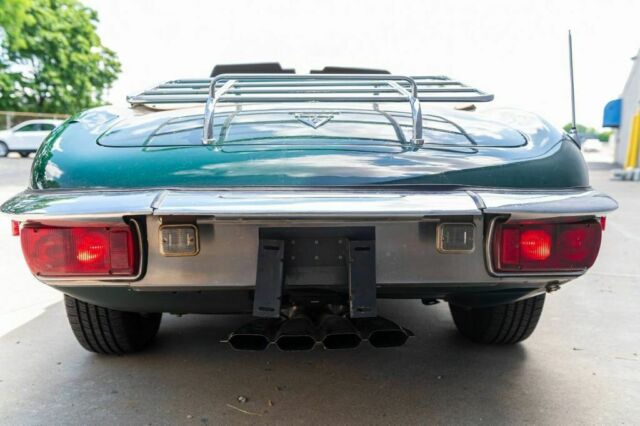 Jaguar E-Type 1973 image number 20