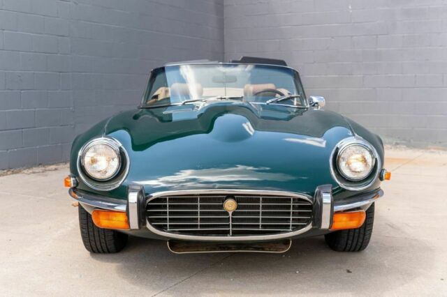 Jaguar E-Type 1973 image number 3