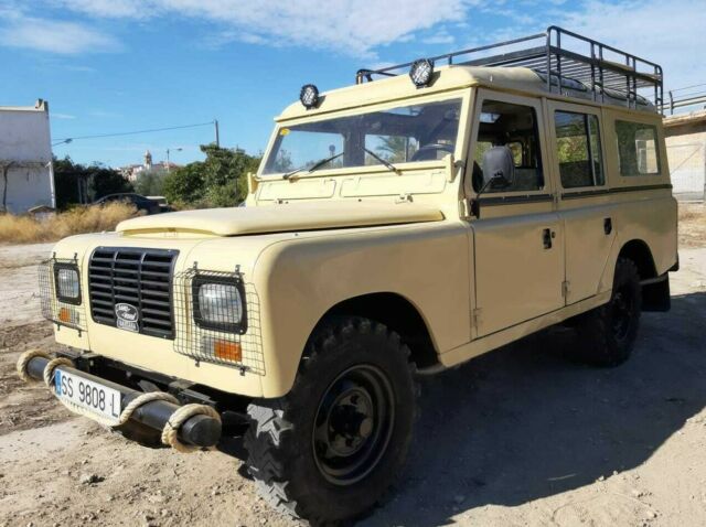 Land Rover Defender 1979 image number 2