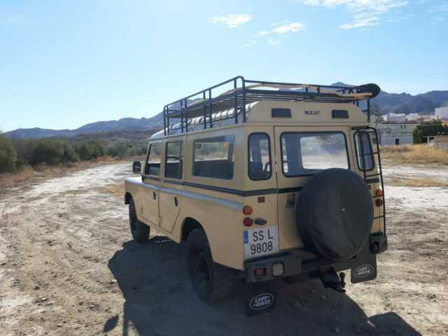 Land Rover Defender 1979 image number 9