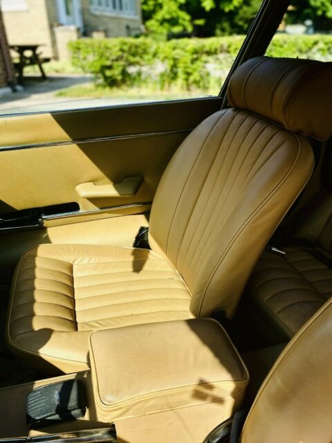 Jaguar E-Type 1970 image number 12