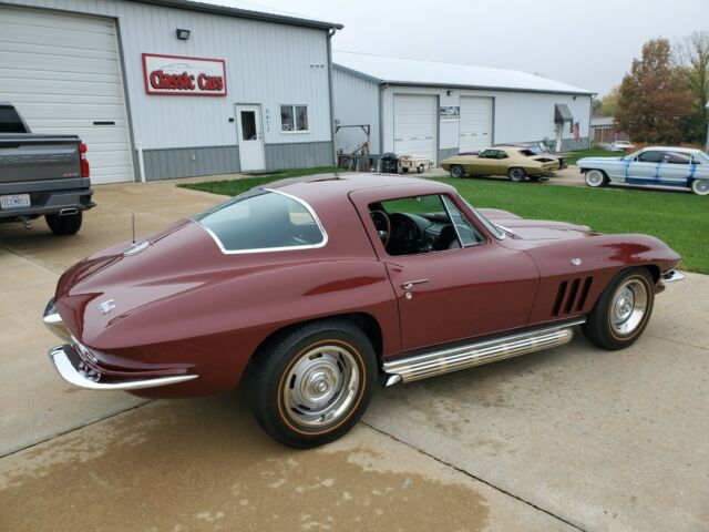 Chevrolet Corvette 1966 image number 29