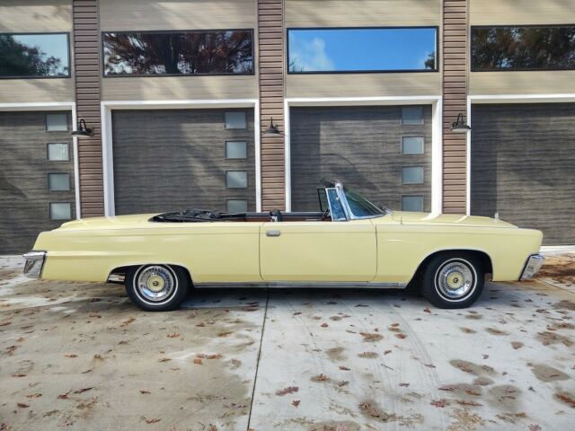 Chrysler Imperial 1966 image number 1