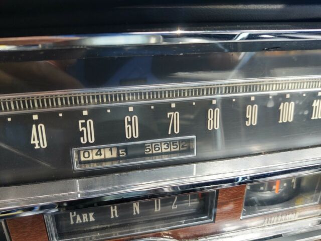 Chrysler Imperial 1966 image number 12