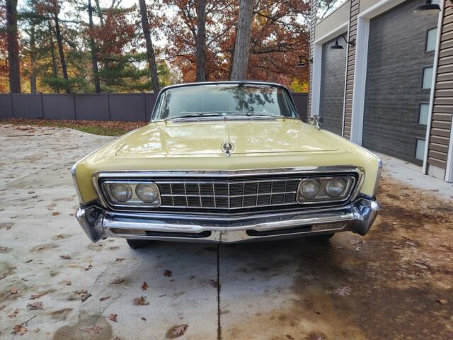 Chrysler Imperial 1966 image number 2