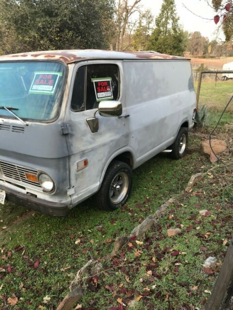 Chevrolet G10 Van 1968 image number 10
