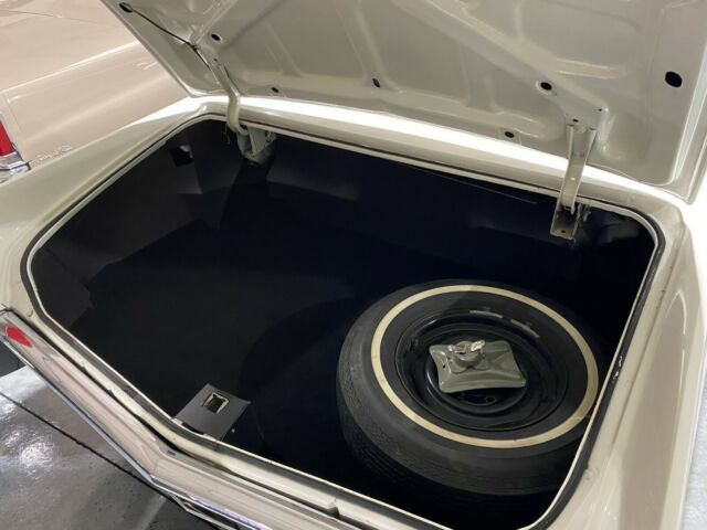 Cadillac DeVille 1969 image number 2