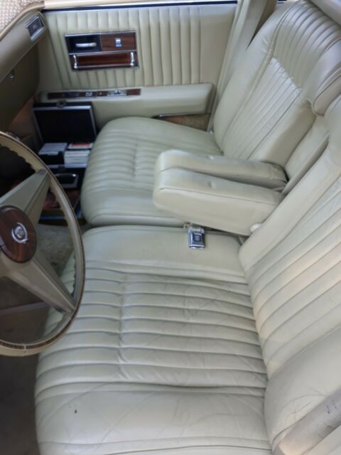 Cadillac Seville 1976 image number 13