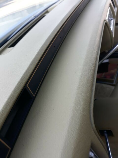 Cadillac Seville 1976 image number 18