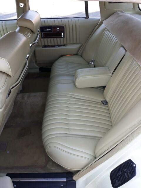 Cadillac Seville 1976 image number 23