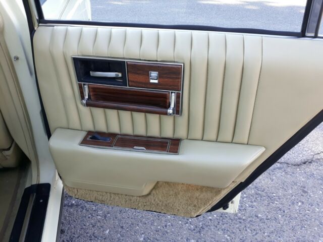 Cadillac Seville 1976 image number 45