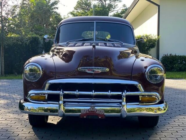 Chevrolet Celebrity Wagon 1952 image number 1