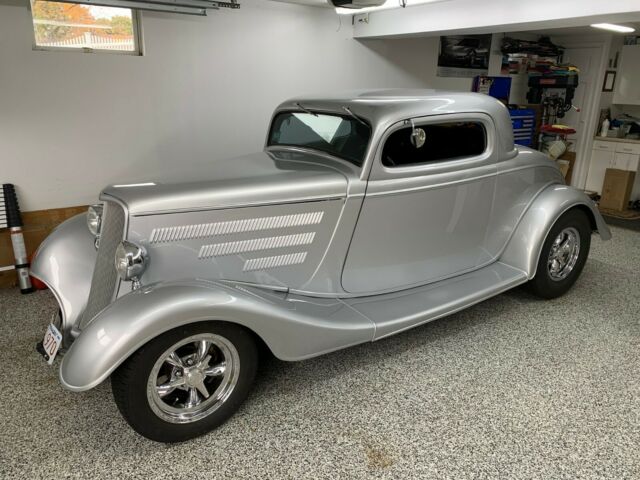 Ford 3 Window Coupe 1933 image number 12