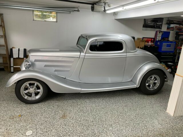 Ford 3 Window Coupe 1933 image number 13