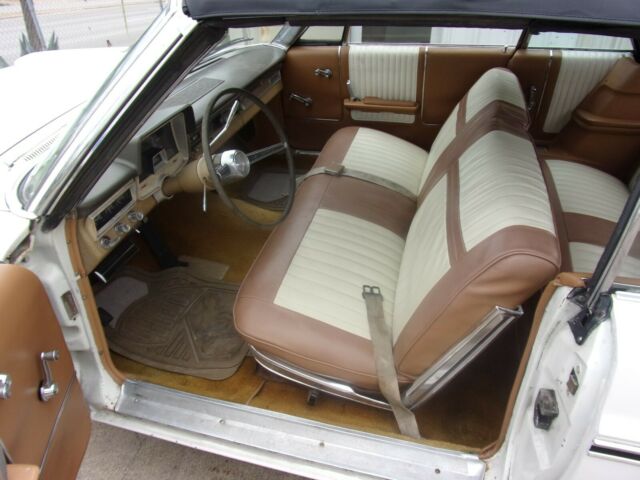 Plymouth Fury 1965 image number 10