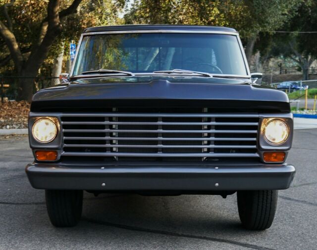 Ford F-250 1967 image number 2