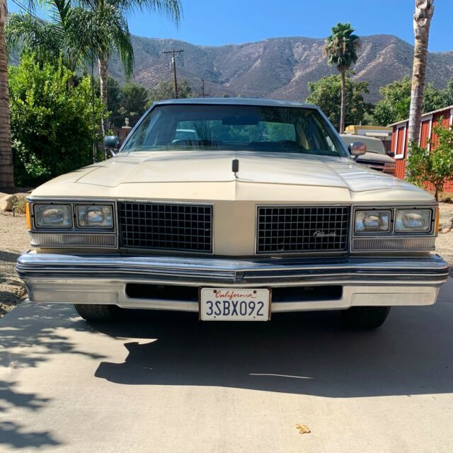 Oldsmobile Ninety-Eight 1976 image number 12