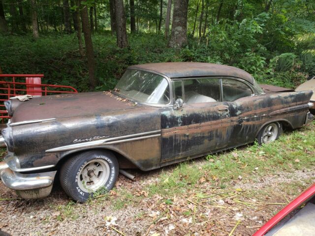 Pontiac Chieftain 1957 image number 19