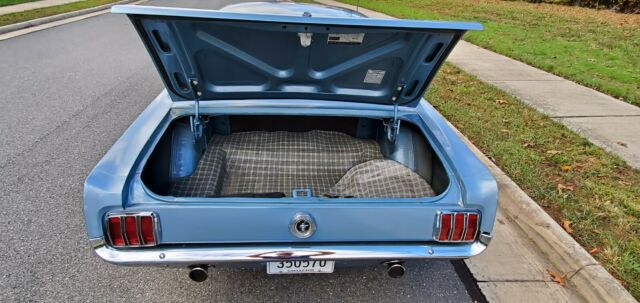 Ford Mustang 1965 image number 9