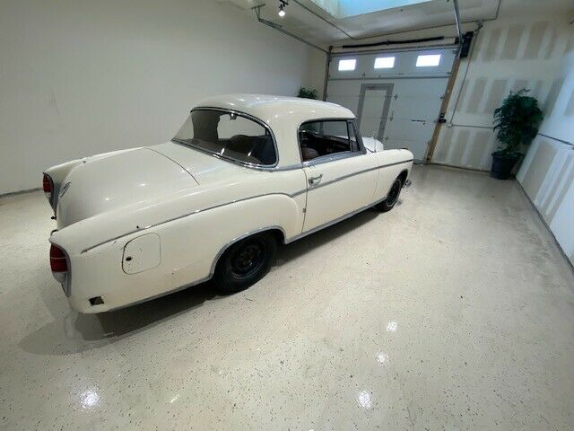 Mercedes-Benz 200-Series 1960 image number 25