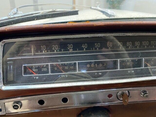 Mercedes-Benz 200-Series 1960 image number 35