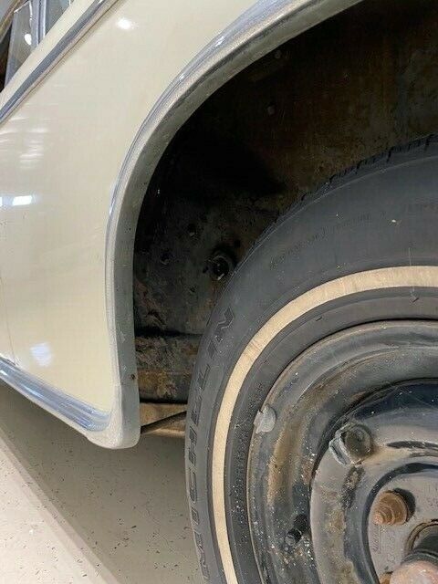 Mercedes-Benz 200-Series 1960 image number 42