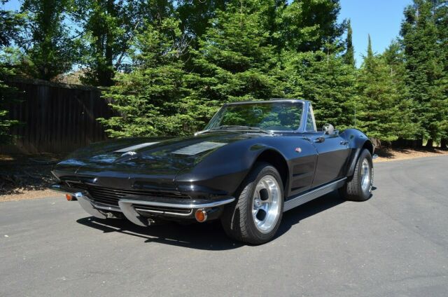 Chevrolet Corvette 1963 image number 15