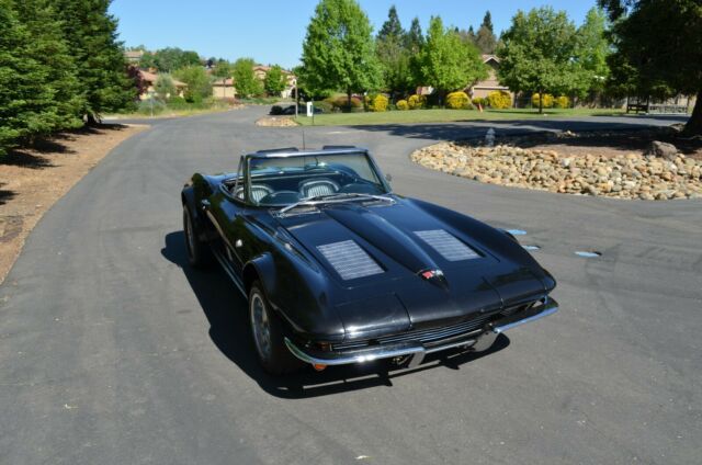 Chevrolet Corvette 1963 image number 16