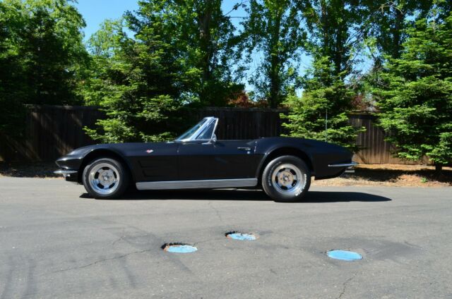 Chevrolet Corvette 1963 image number 17