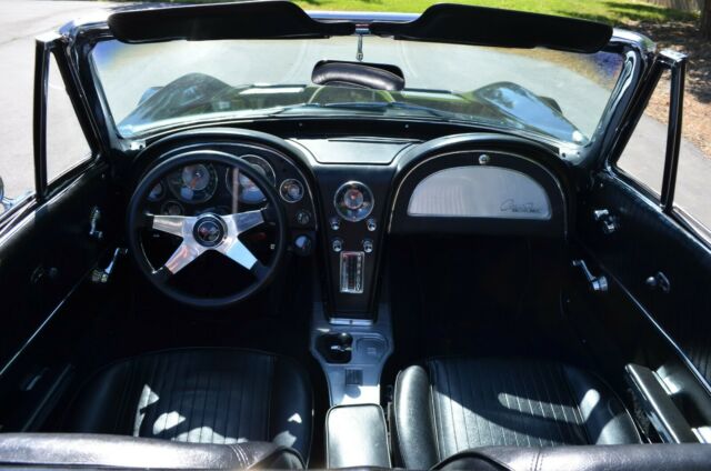 Chevrolet Corvette 1963 image number 26
