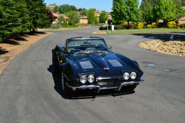 Chevrolet Corvette 1963 image number 29