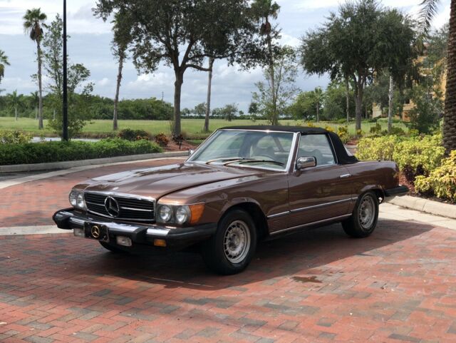Mercedes-Benz SL-Class 1979 image number 1