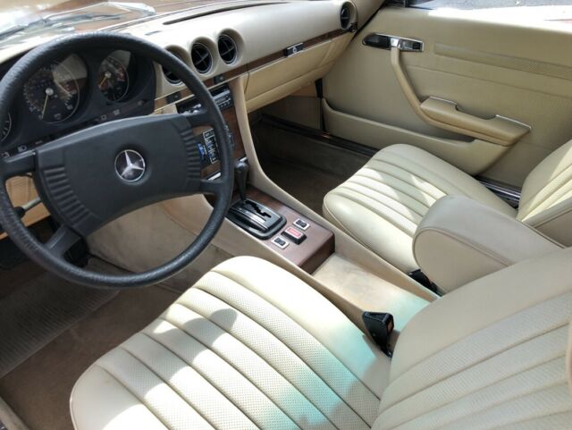 Mercedes-Benz SL-Class 1979 image number 15