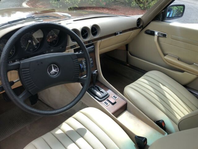 Mercedes-Benz SL-Class 1979 image number 31